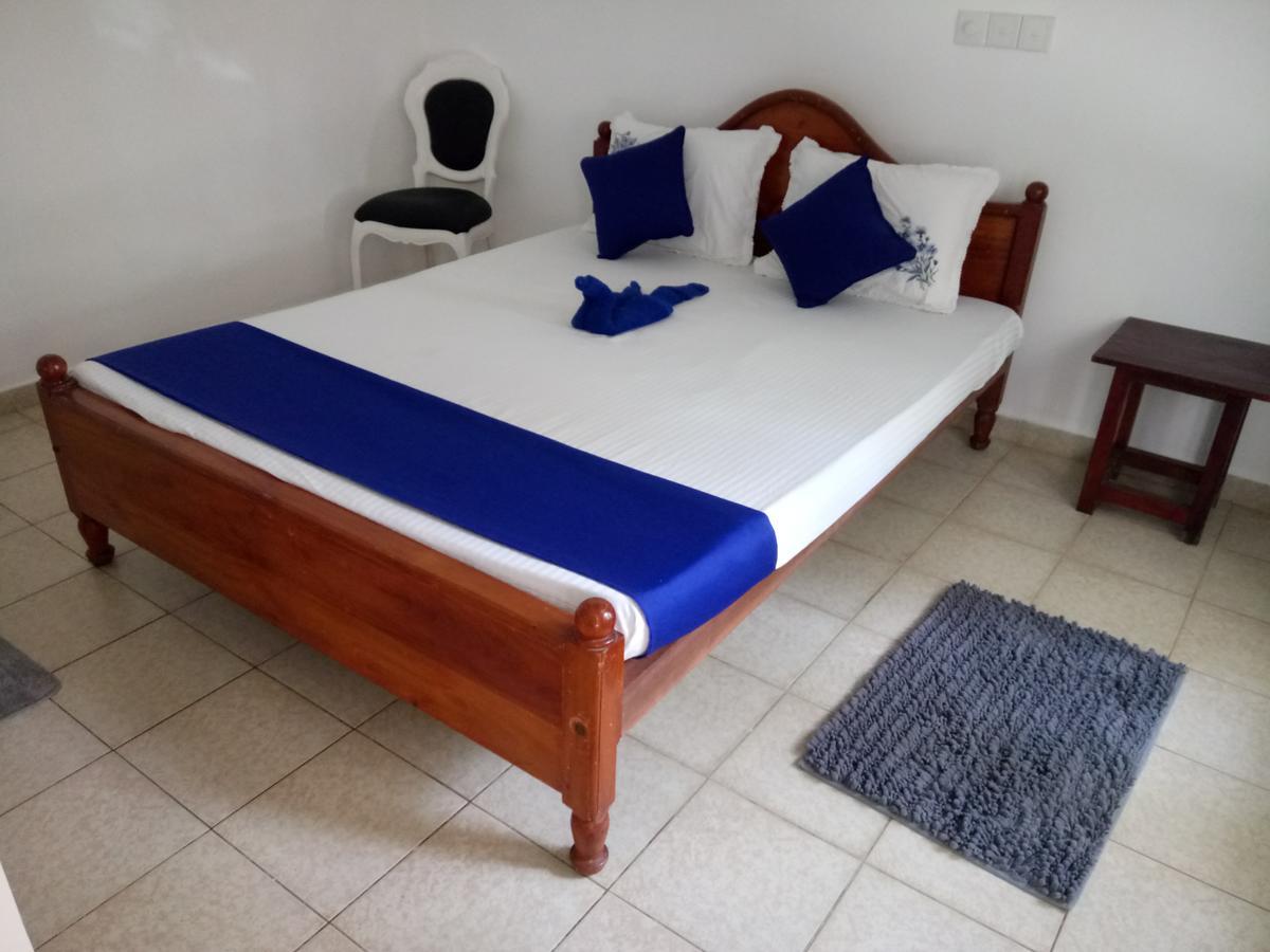 Oasis Beach Hotel Negombo Exterior photo