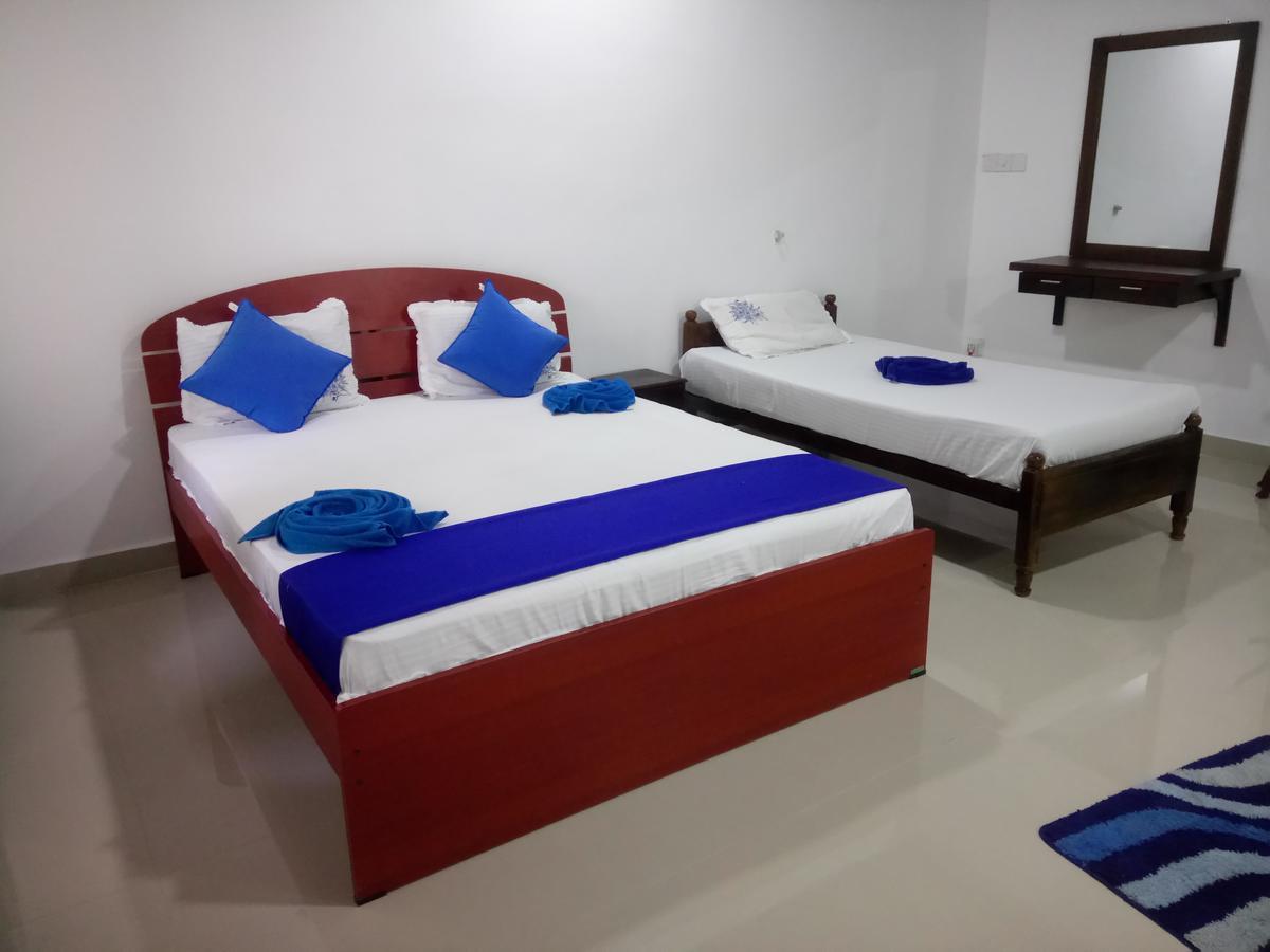 Oasis Beach Hotel Negombo Exterior photo