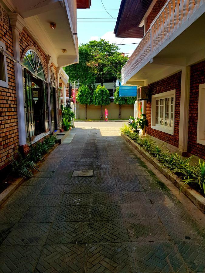 Oasis Beach Hotel Negombo Exterior photo