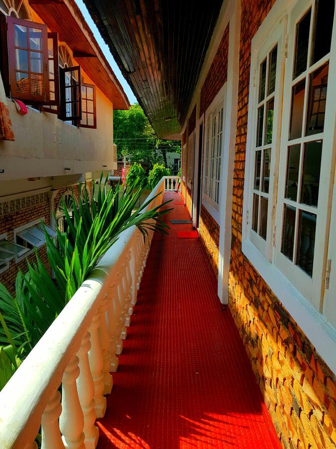 Oasis Beach Hotel Negombo Exterior photo